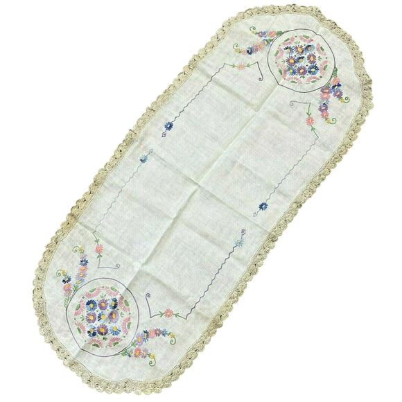 Vintage linen table runner hand embroidery tablecloth thick crochet trim oval - Picture 1 of 8